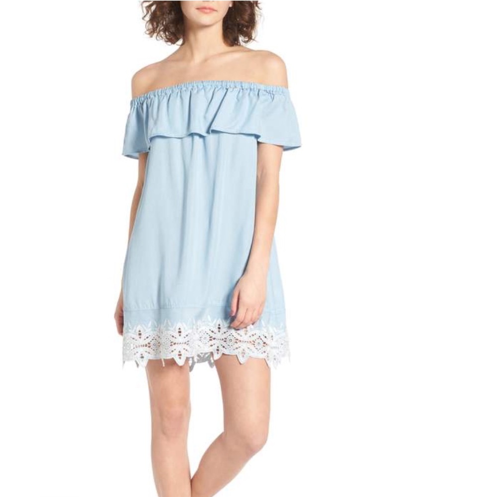 Off the shoulder chambray dress! Great condition!